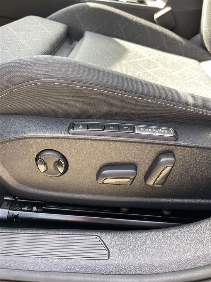 Volkswagen Golf VIII Variant TDI2.0 SCR Life Navi