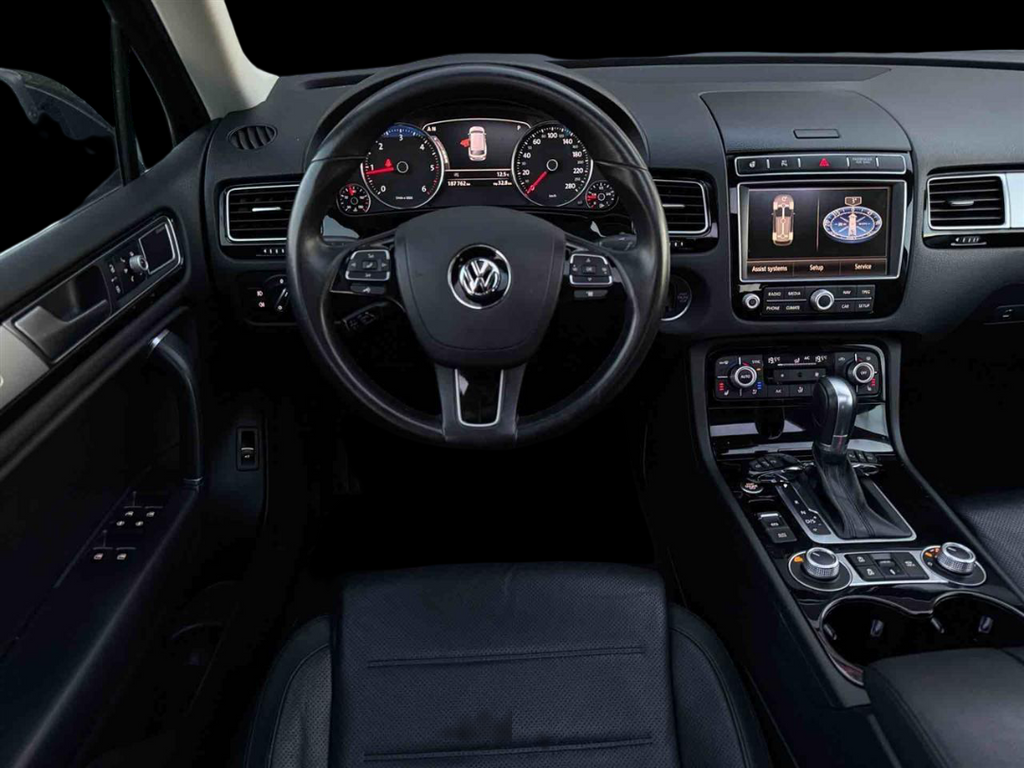 Volkswagen Touareg 3.0 TDI Aut. KLIMA LEDER XEN LED